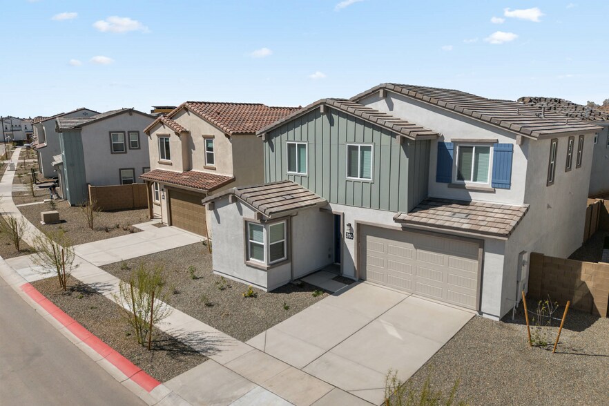 Primary Photo - The Hillburn