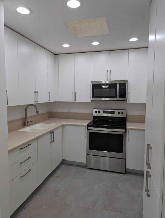 Building Photo - 1504 Waterview Cir