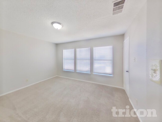 Building Photo - 6419 Beech Trail Dr