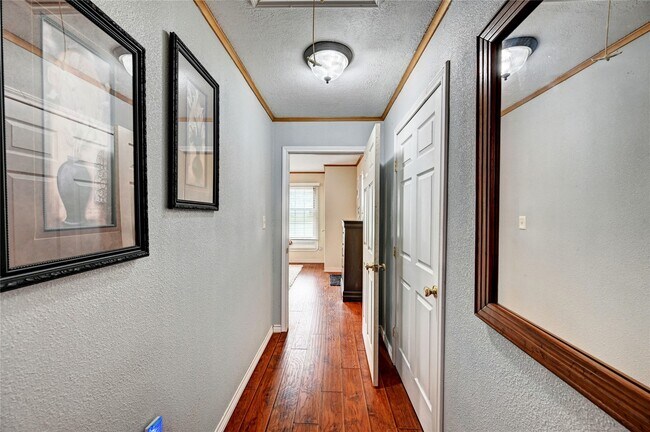 Building Photo - 170 Mesa Verde