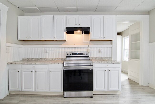 Building Photo - 60 Howes St