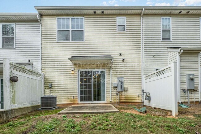 Building Photo - 10617 Bunclody Dr