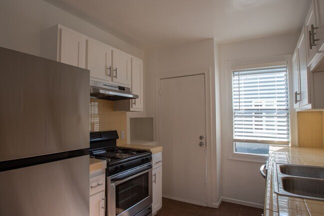 Interior Photo - 5212