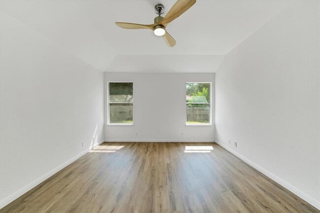 Building Photo - 1707 Primrose Ln
