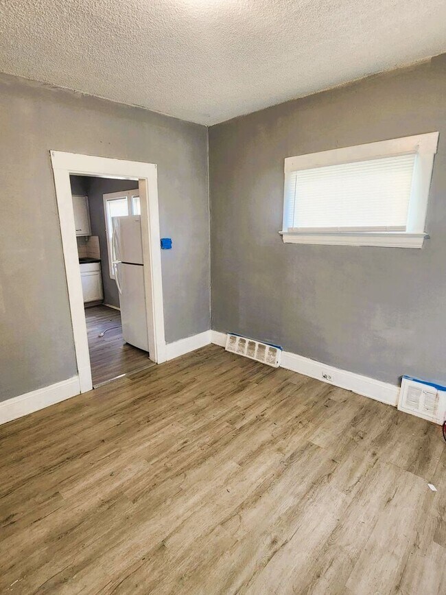 Building Photo - 3452 W 91st St