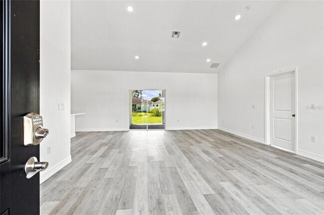 Building Photo - 16337 SW 17th Terr Rd