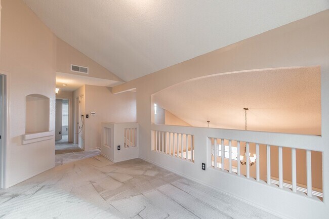 Building Photo - Gorgeous 4 bedroom 2.5 bath home in NorthEast El Paso!!