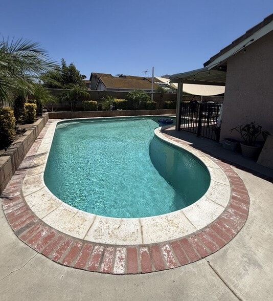 Building Photo - 3165 Weatherby Dr