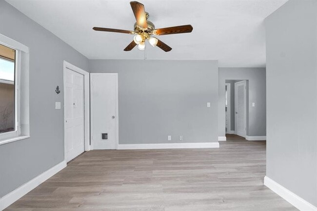 Building Photo - 4751 NE 21st Terrace