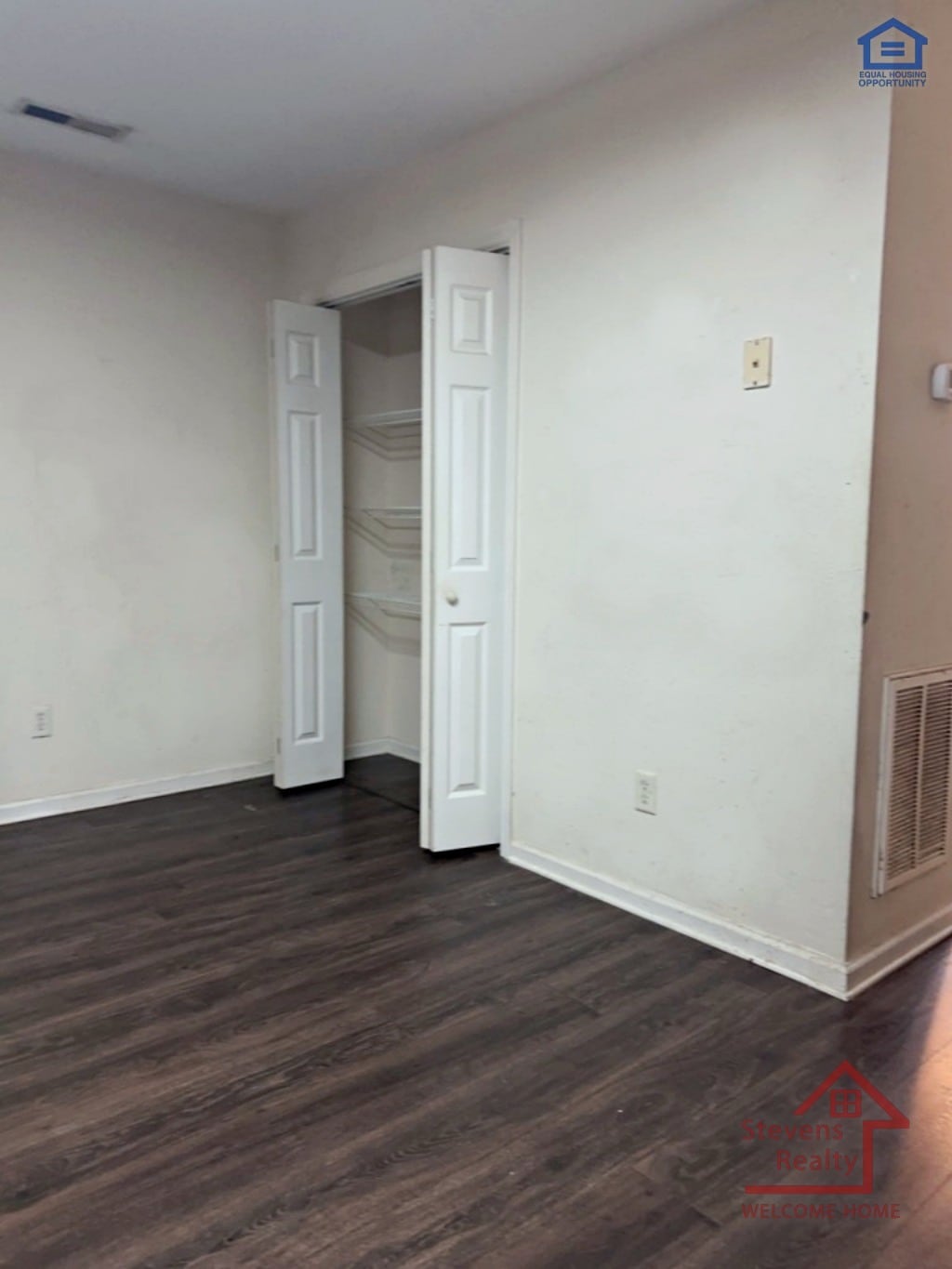Building Photo - 3947 Webb Oaks Ct