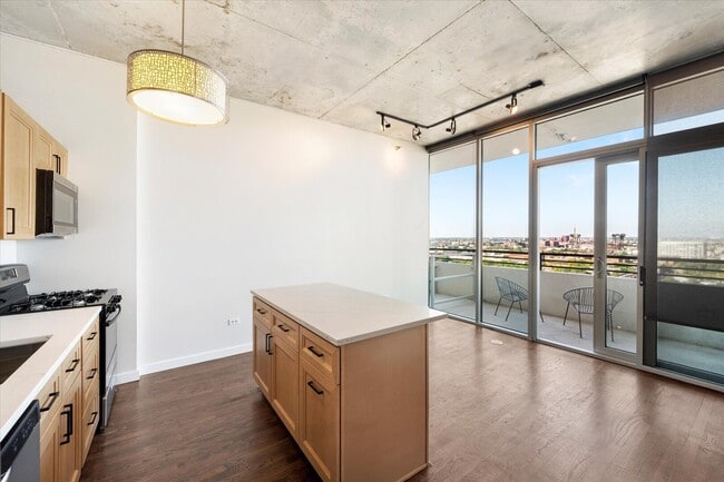 Building Photo - 1720 S Michigan Ave