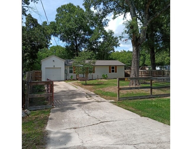Primary Photo - 171 Bayberry Dr