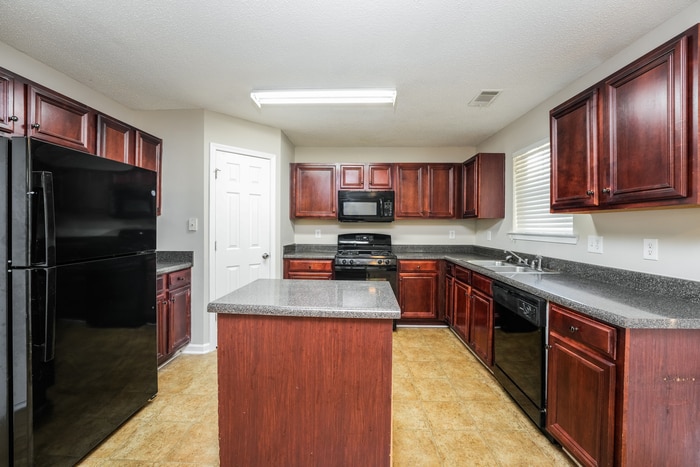 Building Photo - 1906 Bridgestone Cir