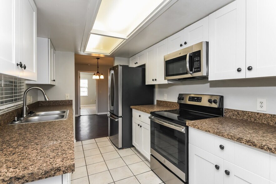 Building Photo - 9124 Palos Verde Dr