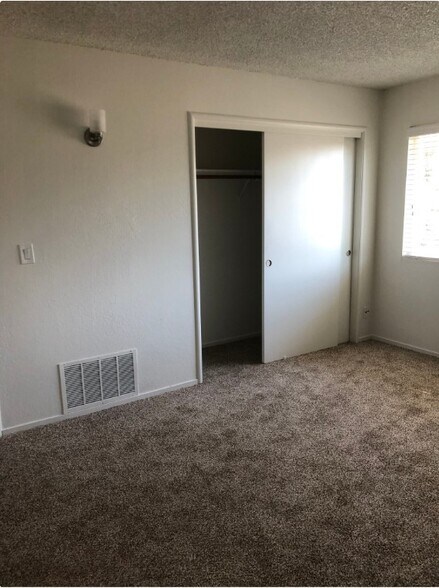 Building Photo - 2706 S Sallee Ct