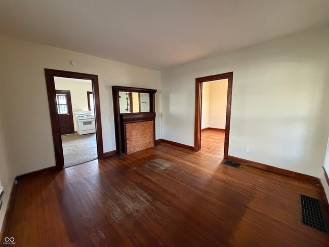 Building Photo - 321 W 32nd St