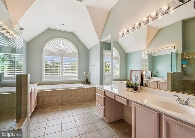 Building Photo - 14532 Jansbury St