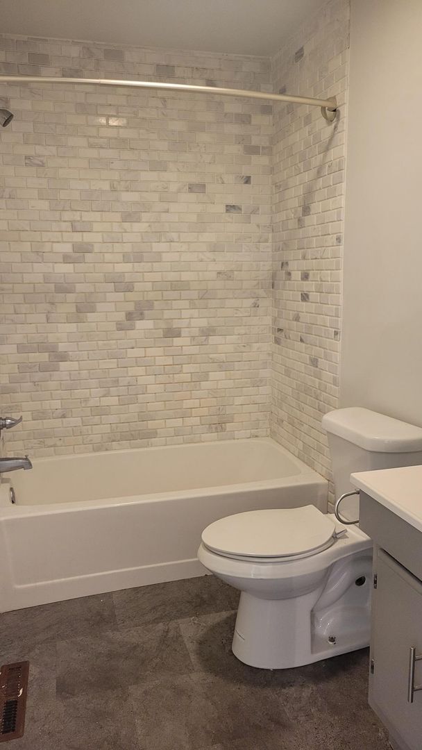 Building Photo - PRE-LEASE!! Beautiful 3 Bedroom/ 1.5 bath