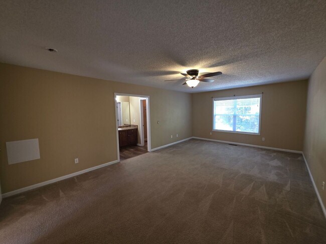 Building Photo - 435 Sandy Oak Dr