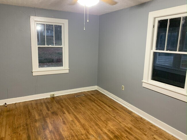 Building Photo - 110 Breckenridge St