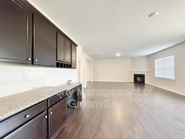 Building Photo - 301 Millridge Rd