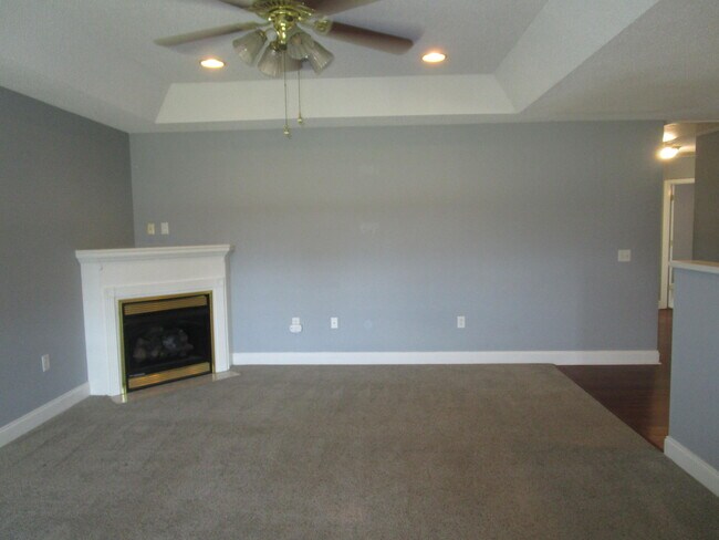 Building Photo - 601 Brushwood Dr