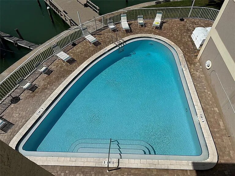 Building Photo - 12500 Capri Cir N