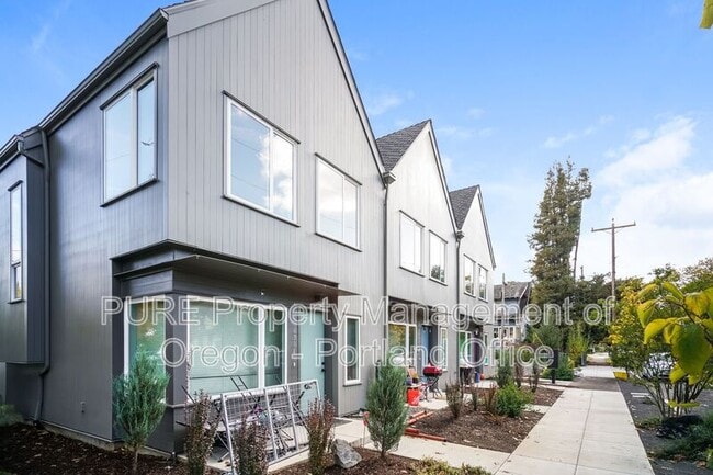 Building Photo - 6794 N McKenna Ave