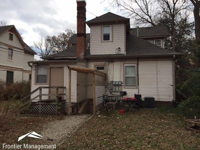 Building Photo - 1020 Leavenworth St