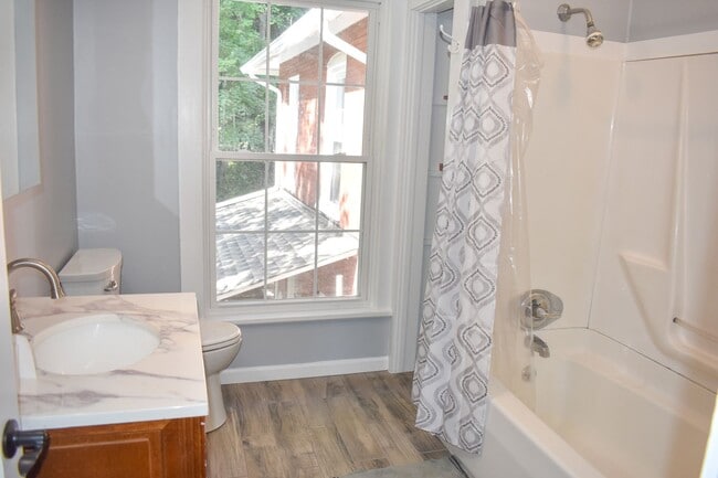 Building Photo - RHER175