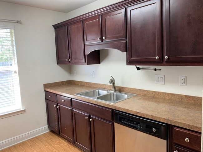 Building Photo - Pensacola - Weatherstone - 3 bedroom, 2 ba...