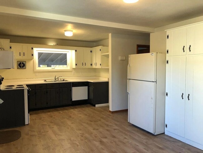 Building Photo - 3 Bedroom Apartment in Burlington VT Avail...