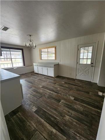 Building Photo - 1506 Mitchell Dr