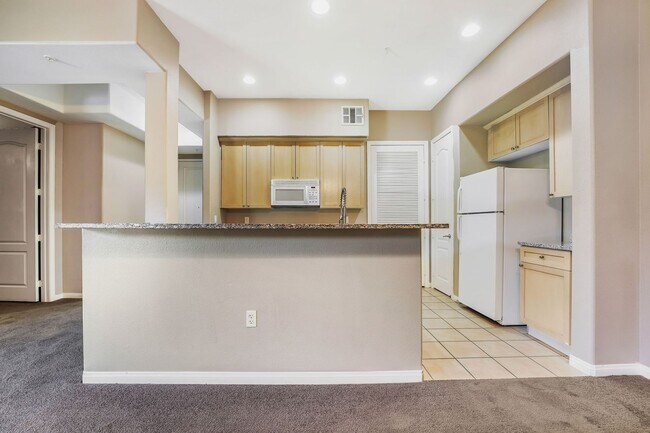 Building Photo - 38 E Serene Ave