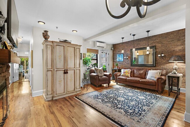 Primary Photo - 606 Park Ave