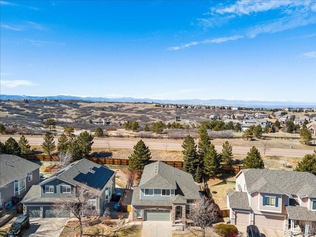 Building Photo - FABULOUS 3-BDRM, 3-BATH HOME IN GORGEOUS C...