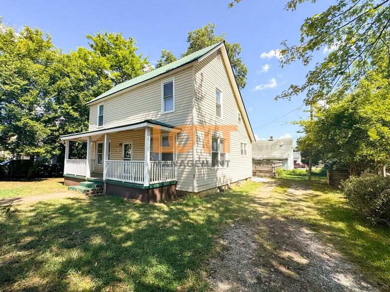 Building Photo - 519 4th Ave