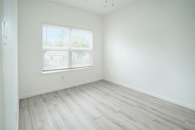 Building Photo - 7914 Laura Koppe Rd