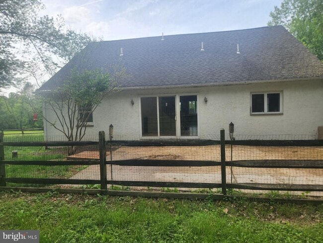 Building Photo - 1507 Easton Rd
