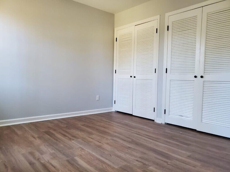 Building Photo - Room in House on N Harrison Ave