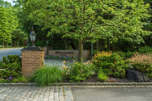 Building Photo - 36 Wimbledon Dr
