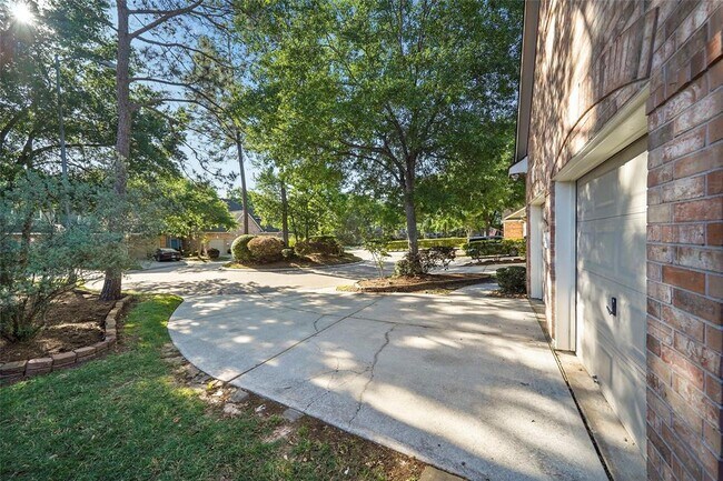 Building Photo - 2351 Summit Way Ct