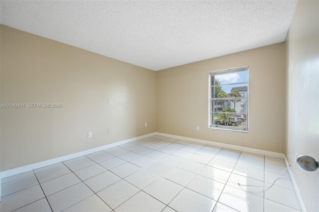 Building Photo - 1725 W 60th St