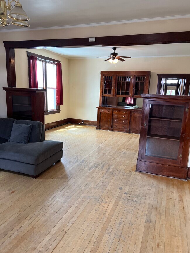 Building Photo - 319 S Excelsior Ave