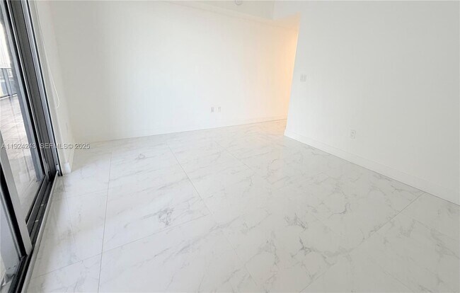 Building Photo - 488 NE 18th St