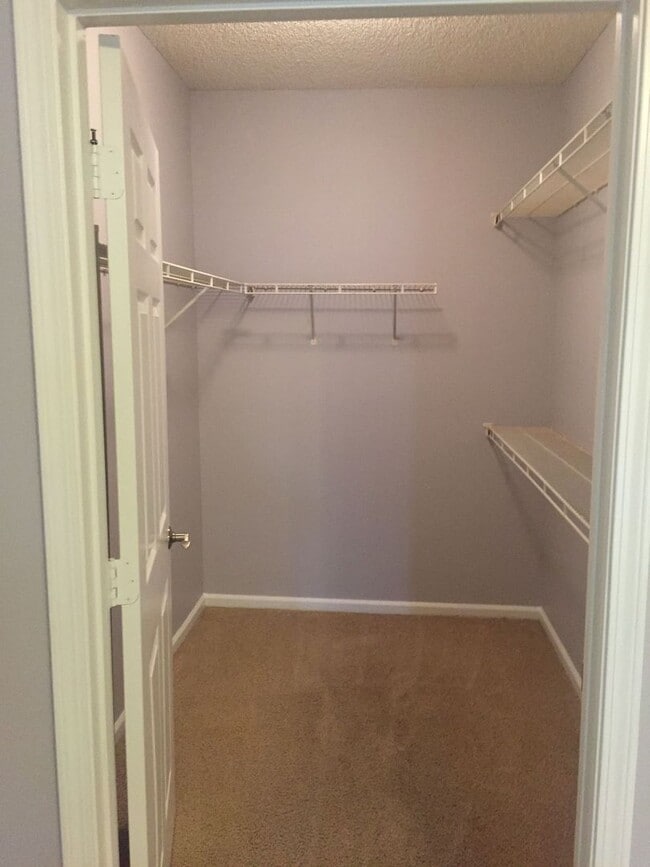 Building Photo - Nice 2B/2B condo for rent on N Gate Pkwy