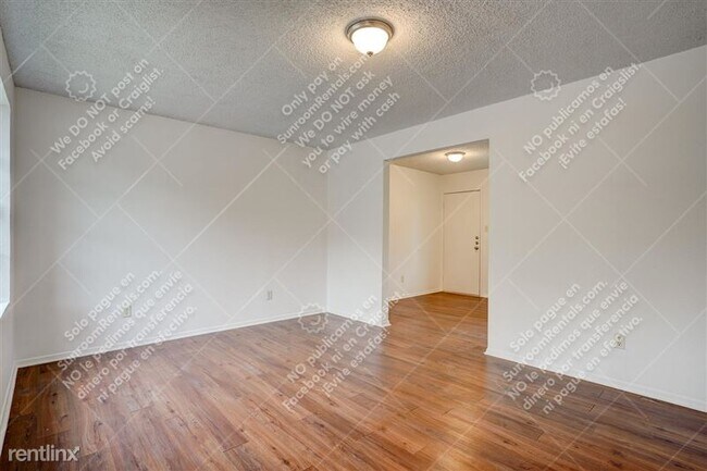 Building Photo - 724 Old Martindale Rd