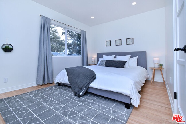 Building Photo - 6167 Costello Ave