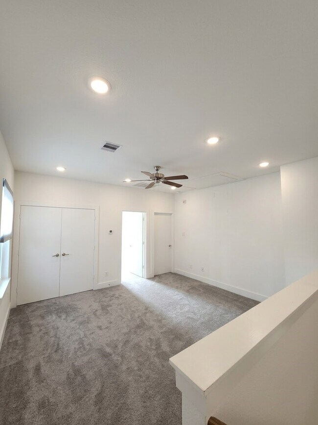 Building Photo - 9625 Habitat St