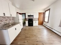 Building Photo - 218-222 Laurel Street